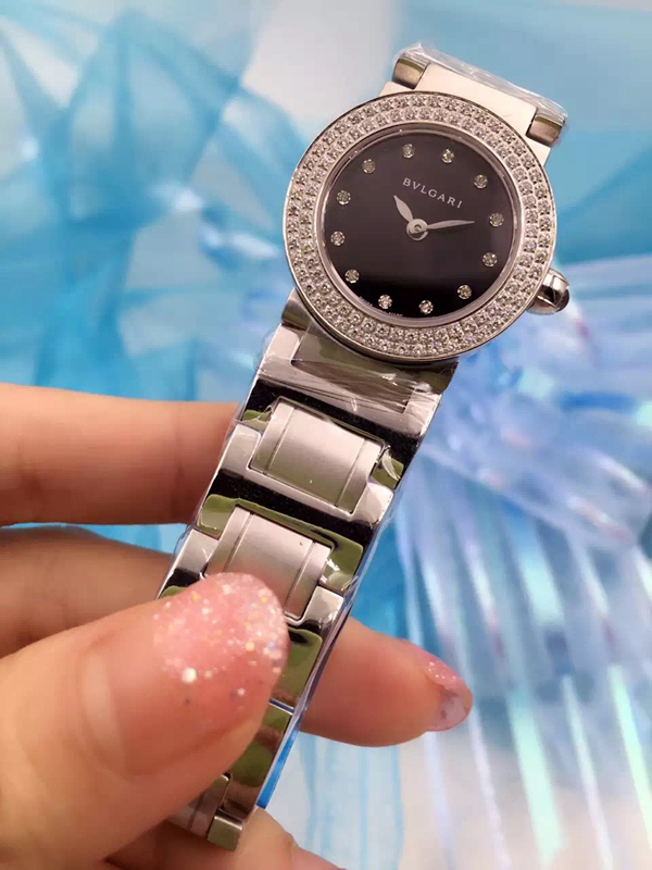 ブルガリ時計正面デザイン